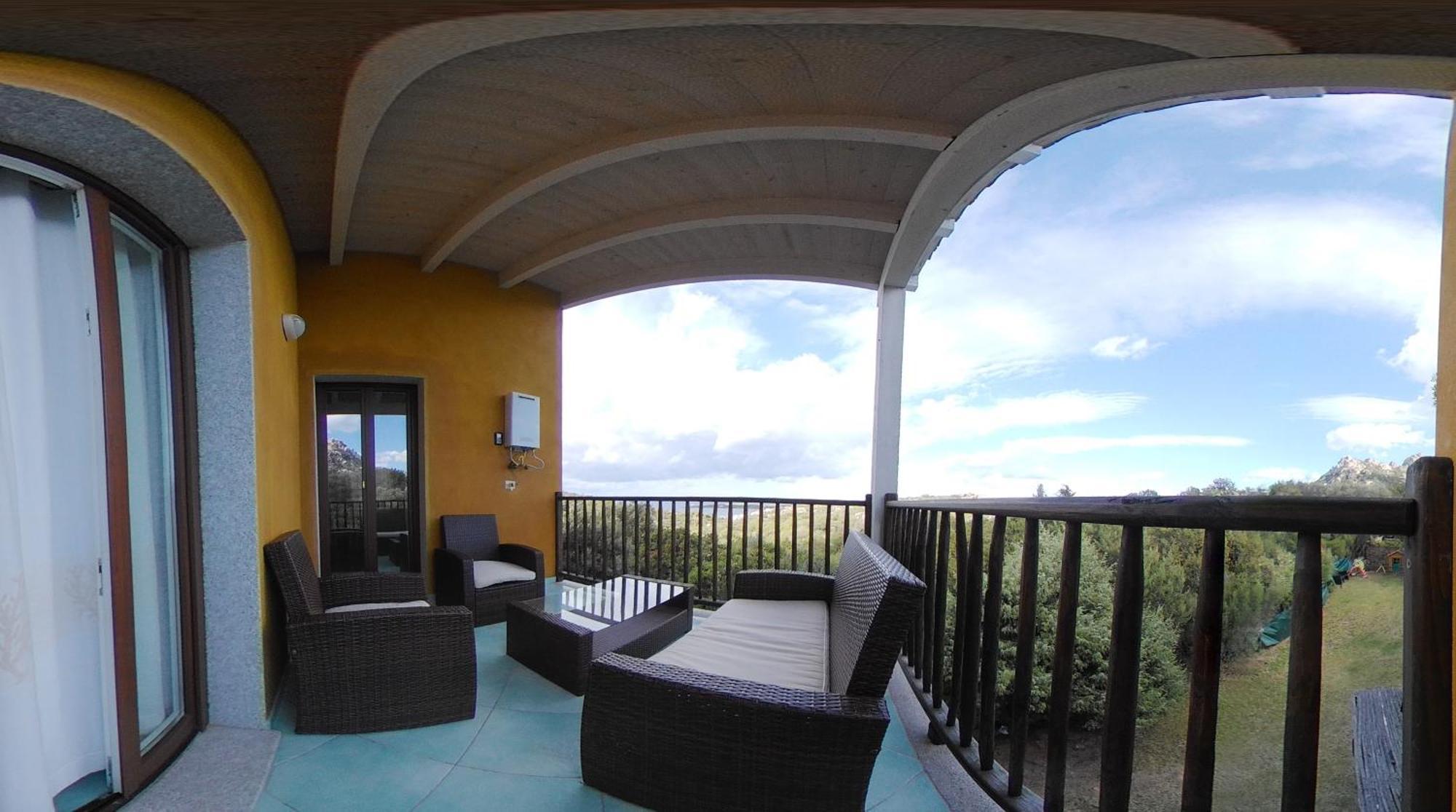 Domus Aparthotel 3*